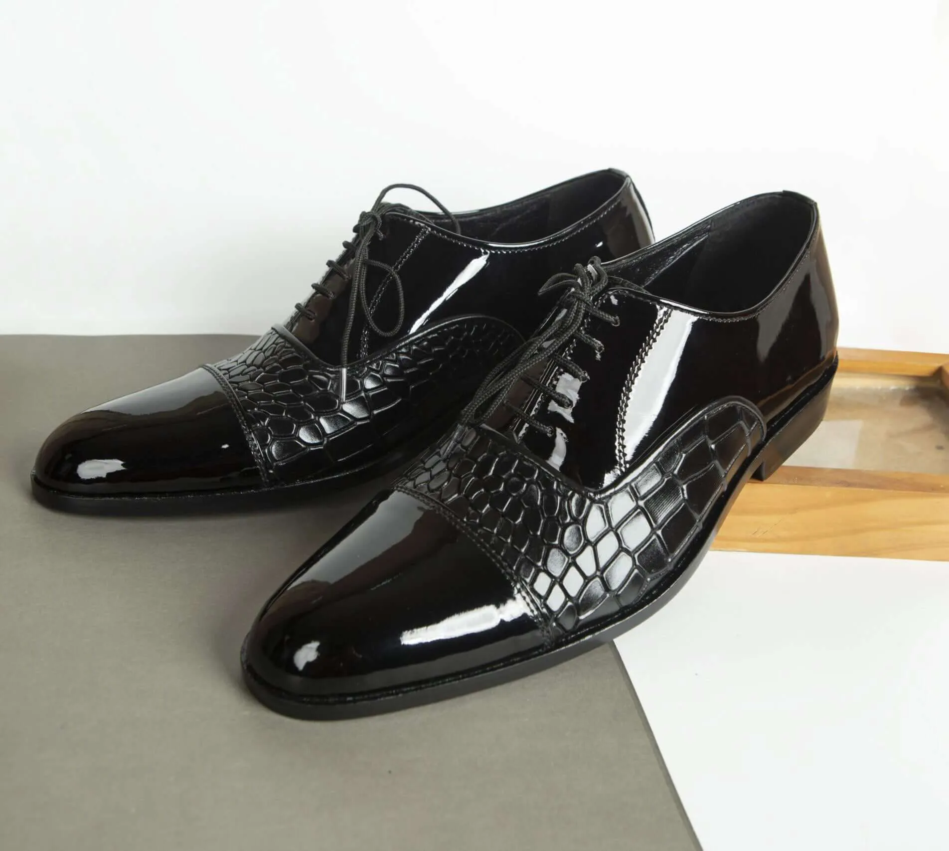 Men Black Patent Leather Handmade Men's Alligator Lace Up Formal Business Dress Shoes