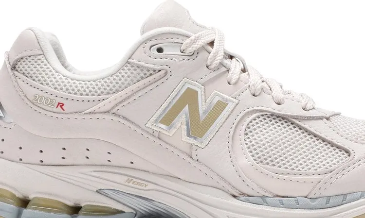 New Balance 2002R 'Cream' sneakers, cream