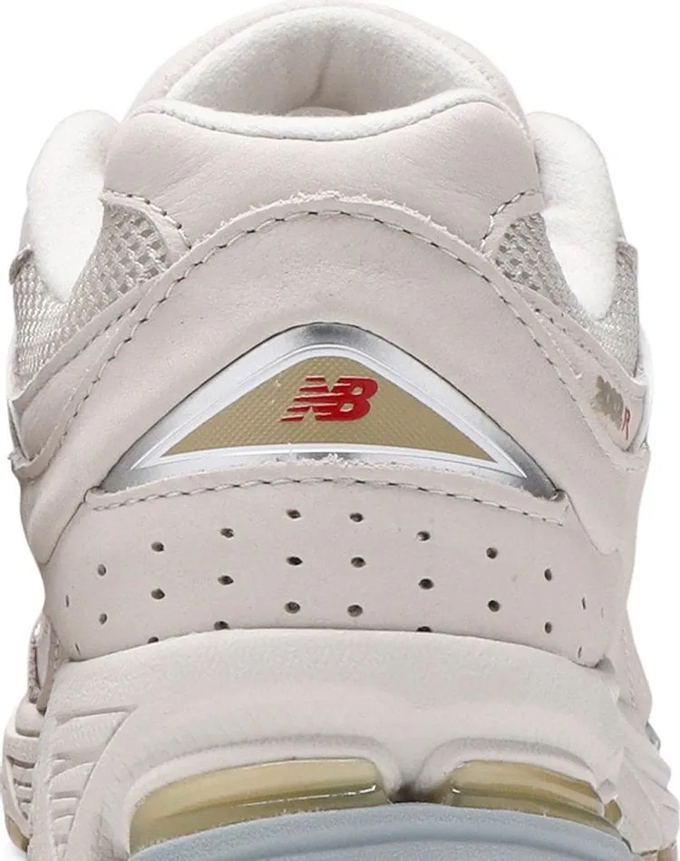 New Balance 2002R 'Cream' sneakers, cream